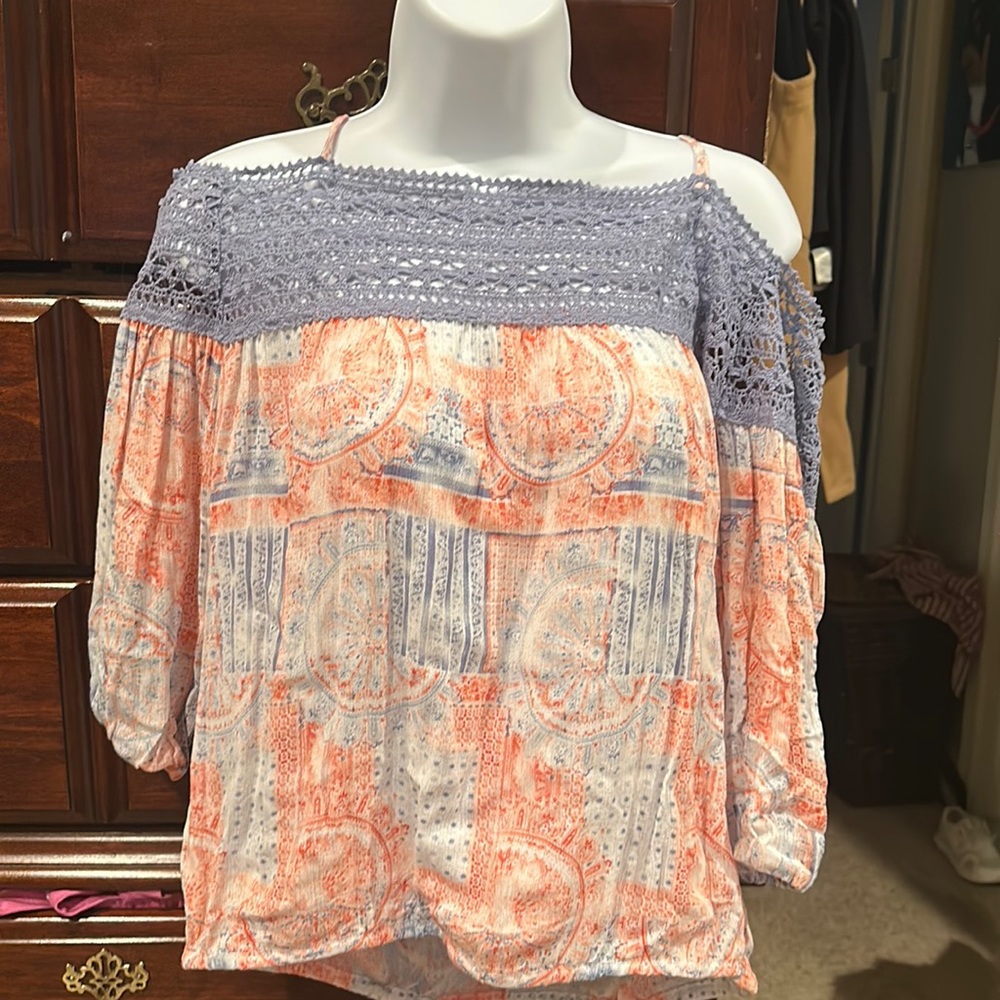 Cold shoulder top